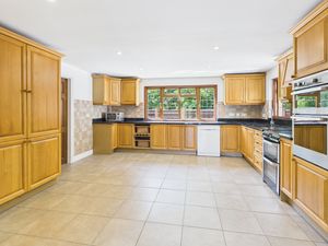 Kitchen- click for photo gallery